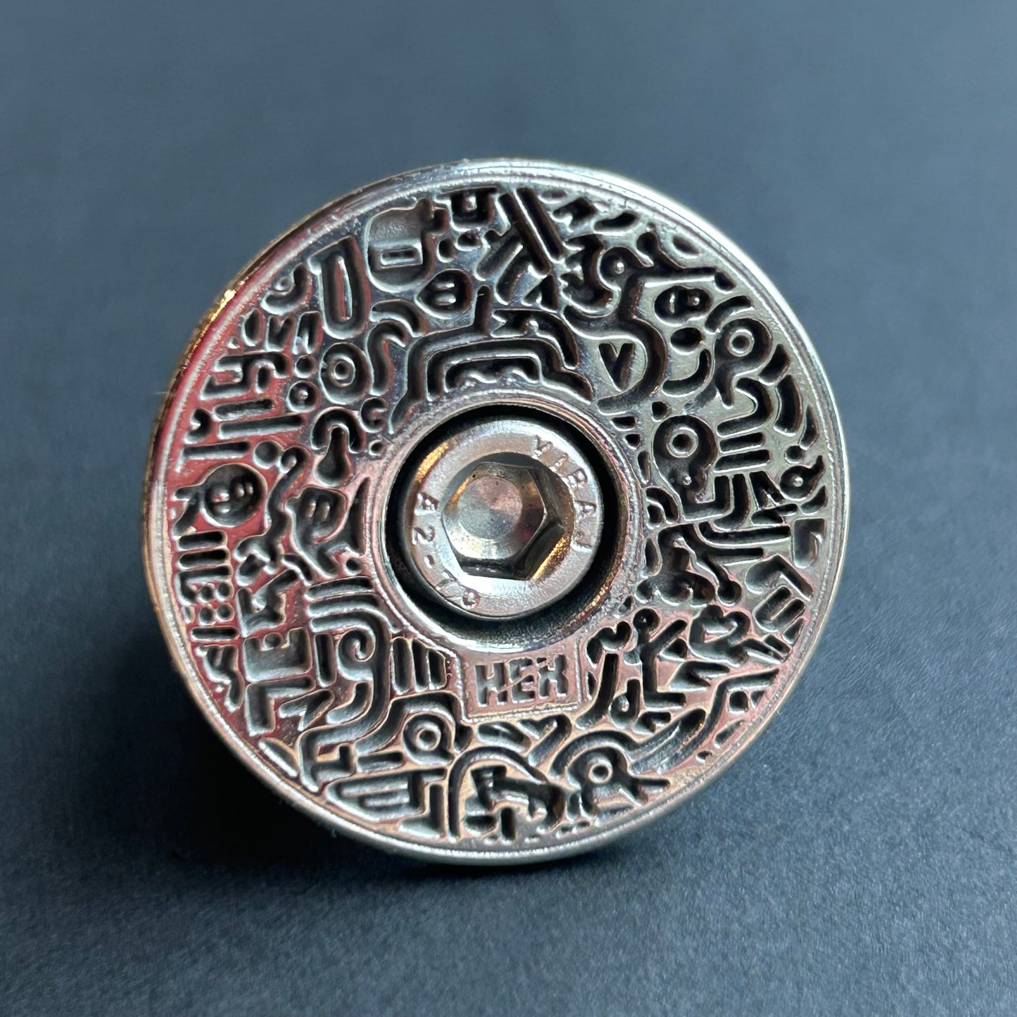 SQUIGGLES STAINLESS STEEL TOP CAP