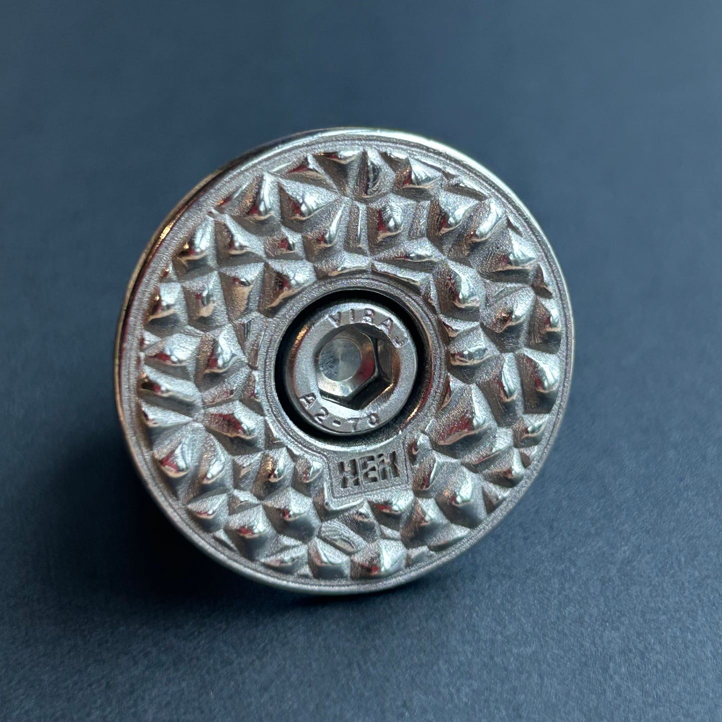 INVERSE VORNOI STAINLESS STEEL TOP CAP