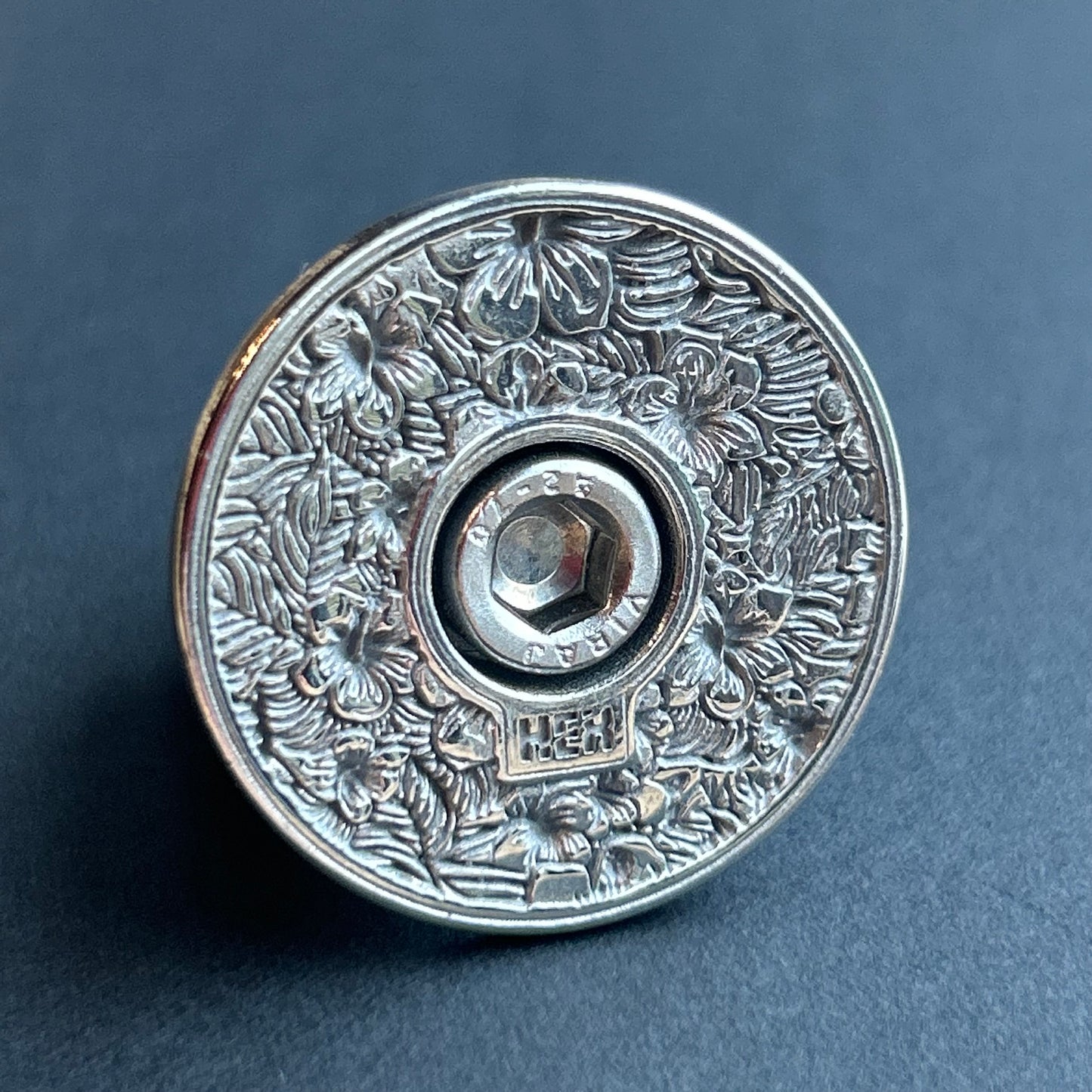 HIBISCUS FLOWERS STAINLESS STEEL TOP CAP