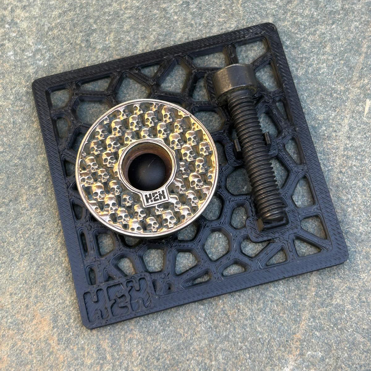 TOP CAP - SKULLZ PATINA - BRASS