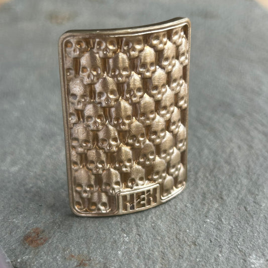 HEAD BADGE - MEGA SKULLZ - SATIN - BRASS