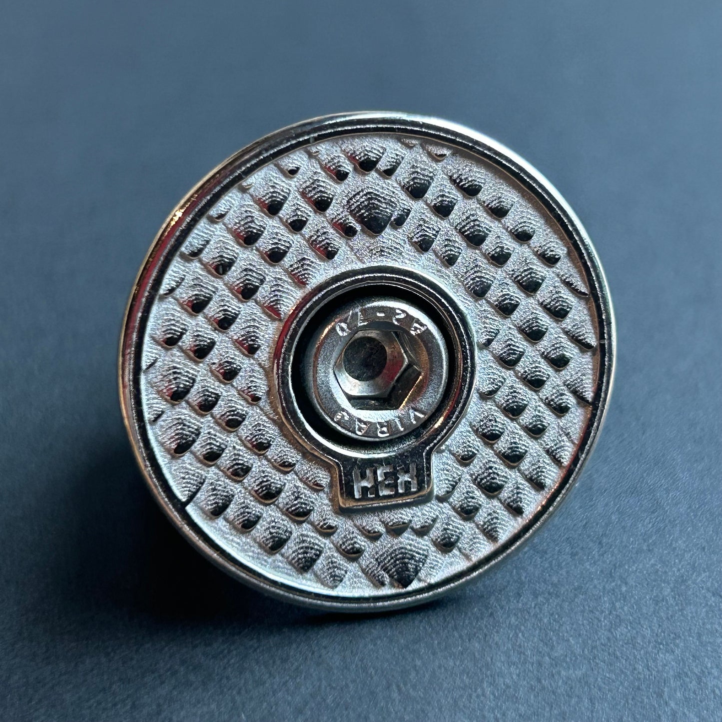 SNAKE SKIN STAINLESS STEEL TOP CAP