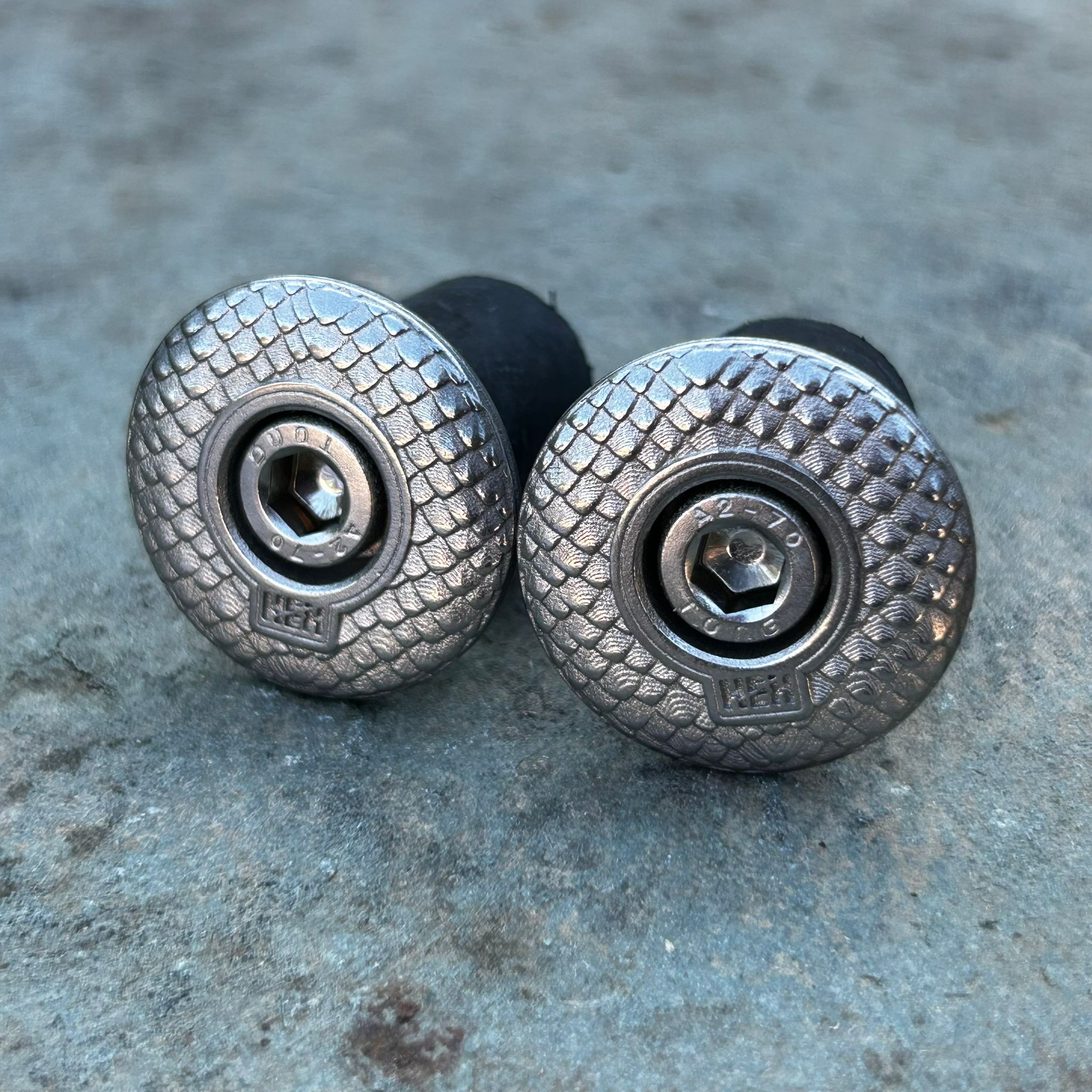 BAR ENDS - SNAKE SKIN- STAINLESS STEEL – HEX COMPONENTS