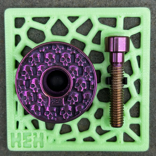 TOP CAP - SKULLZ - TITANIUM - HELL YEAH! MAGENTA